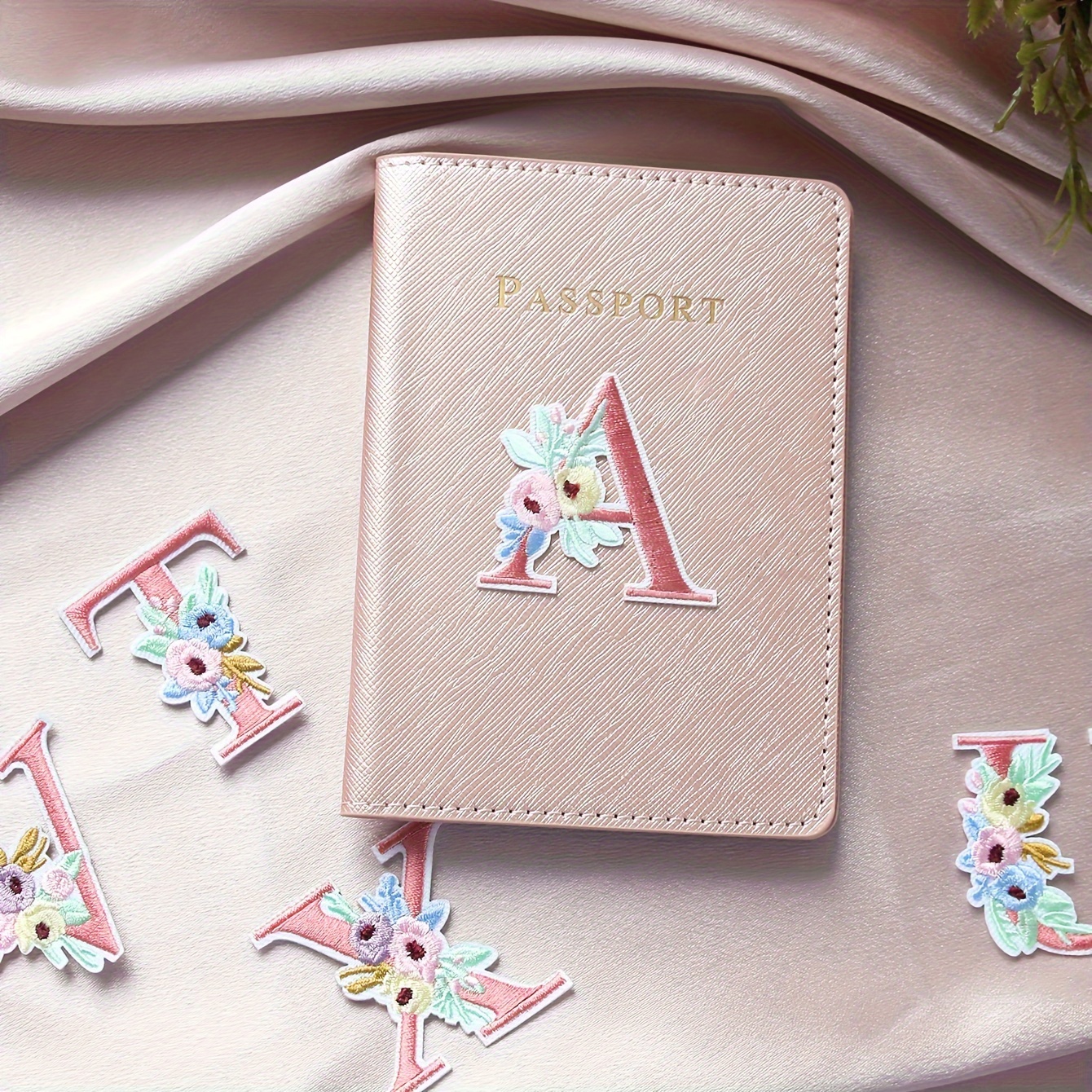 Custom Floral Initial Letter P - Travel Accessories Hong Kong ulasan dan harga